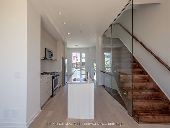 2nd image of 66 B Perth Ave