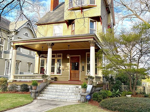 3rd image of 731 Broadway