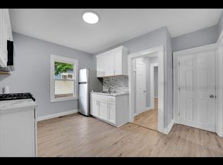 305 S Lewis Ave, Waukegan, IL 60085