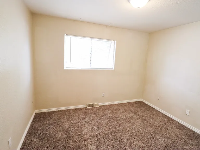 2759 Leisure Dr — Photo 18