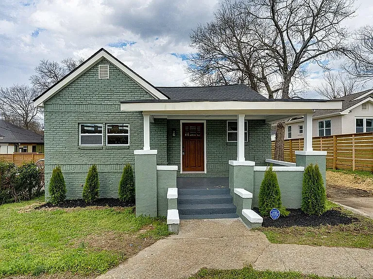 2607 McCallie Ave — Photo 1