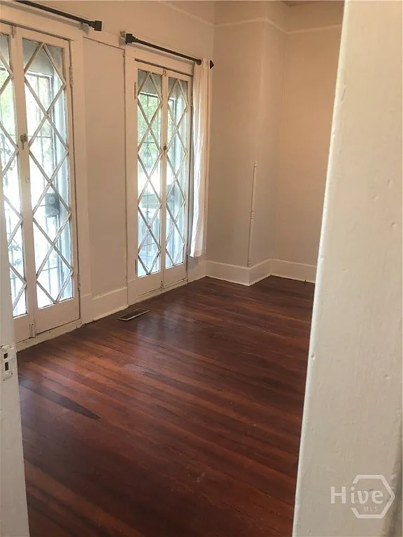 3 bed, 1.0 bath, 1500 sqft, $1,725 — Photo 4