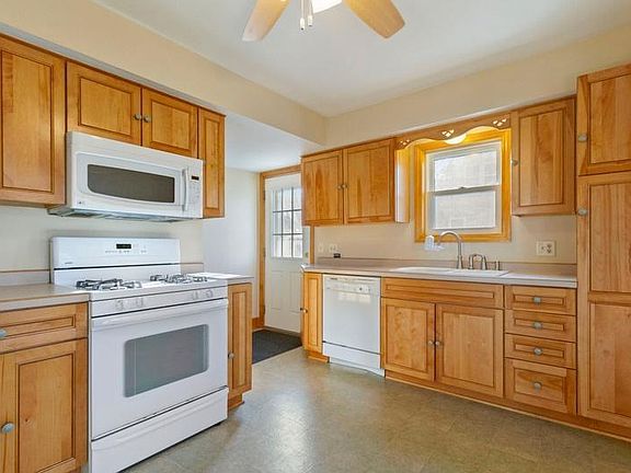 4th image of 1108 McCammon Ave