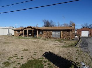 909 S Dewey Ave, Wagoner, OK 74467
