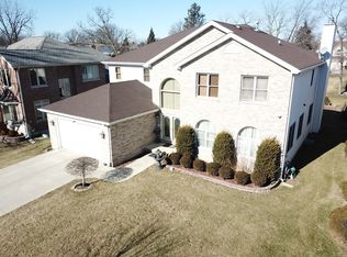 972 E Red Oak St, Addison, IL 60101