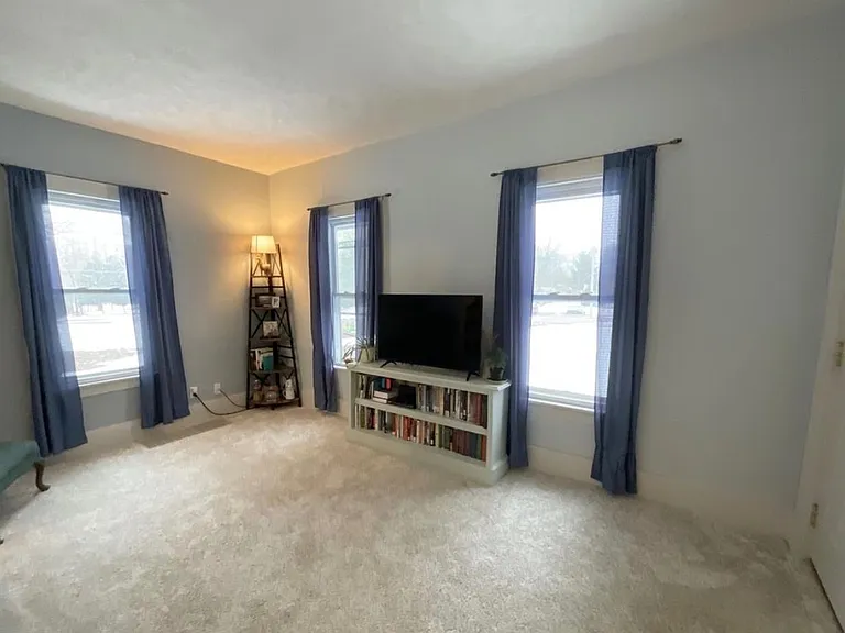 715 Spruce St — Photo 10