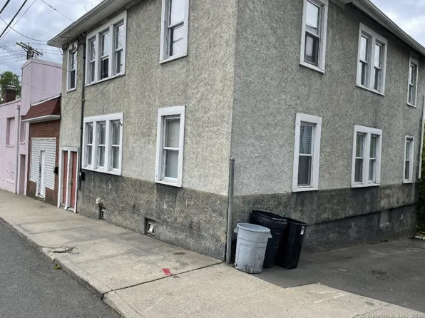 10 Bank Street, Derby, CT 06418
