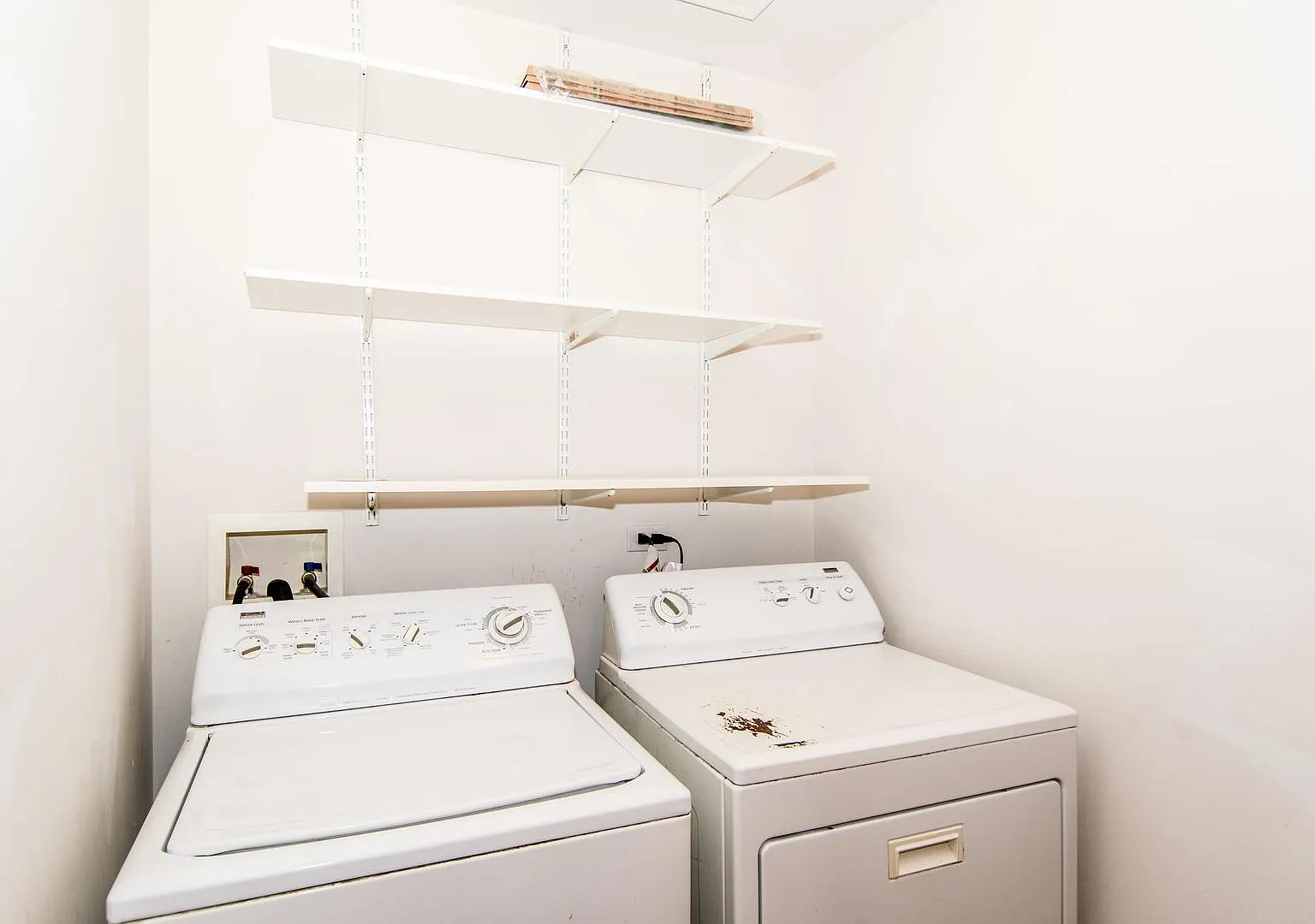 4133 Blackstone Dr — Photo 4