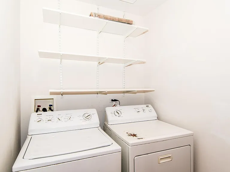 4133 Blackstone Dr — Photo 4