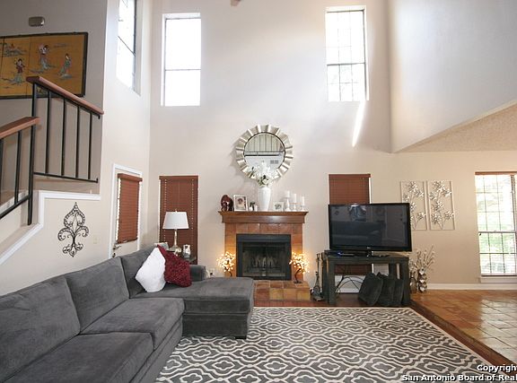 5th image of 2255 Thousand Oaks Dr APT 310