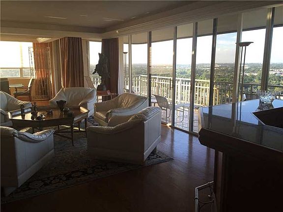 5th image of 11113 Biscayne Blvd Unit 2052