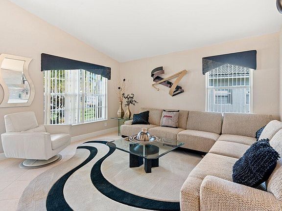 3rd image of 4054 Bahia Isle Circle