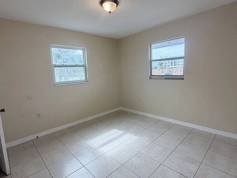 2107 Washington St NE #C — Photo 7