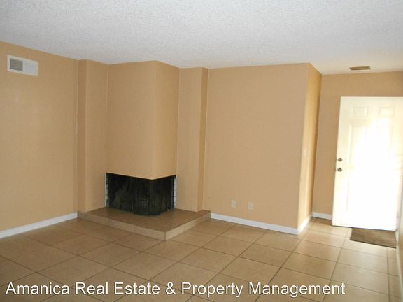 2nd image of 1001 Oxford Dr APT A