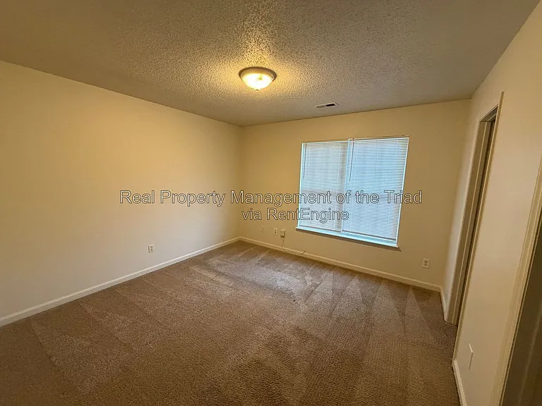 1500 Gatewood Ave #122 — Photo 11