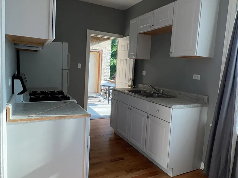 3026 W Palmer Blvd #2S — Photo 8