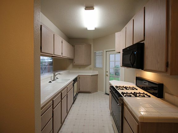 5th image of 4830 Courtland Ln