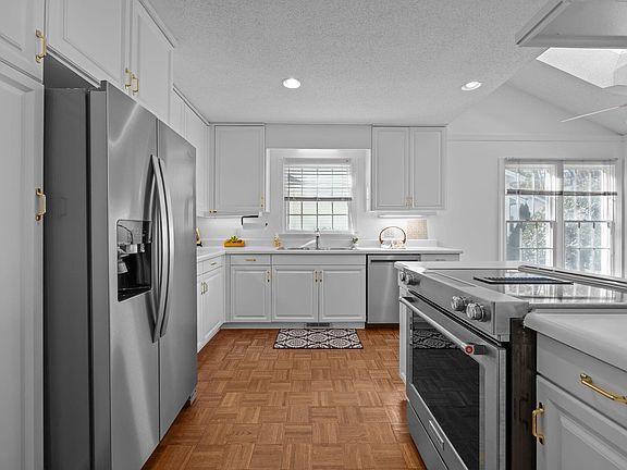 5th image of 444 Crossvine Close