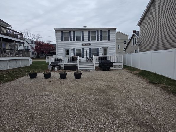 326 Long Sands Rd #B