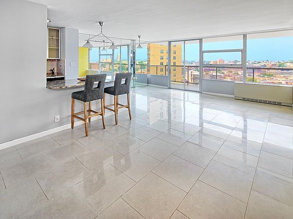 5th image of 6050 Kennedy Blvd E APT 16F