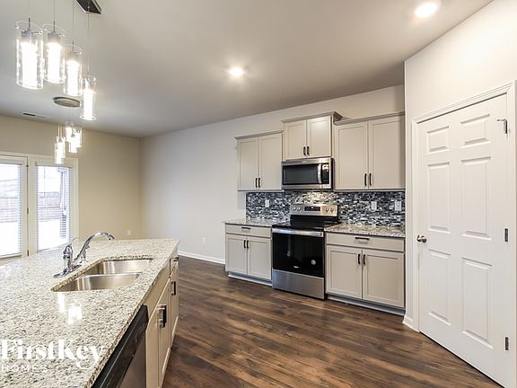5th image of 3728 Sweet Iris Cir