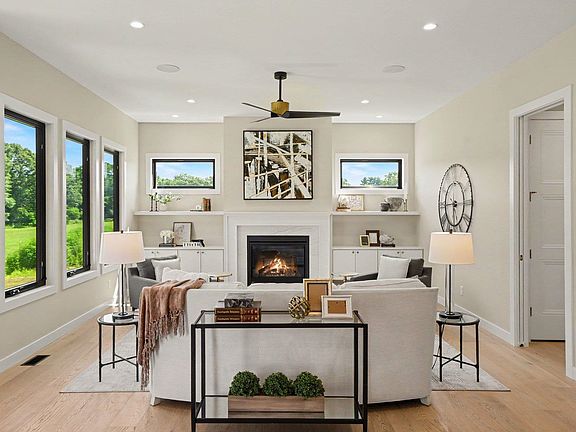 3rd image of 10193 Steinbeck Dr