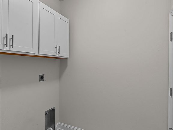 3rd image of 257 Sedgewick Ave