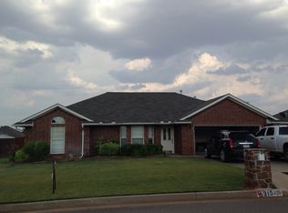 310 Mary Dr, Elk City, OK 73644