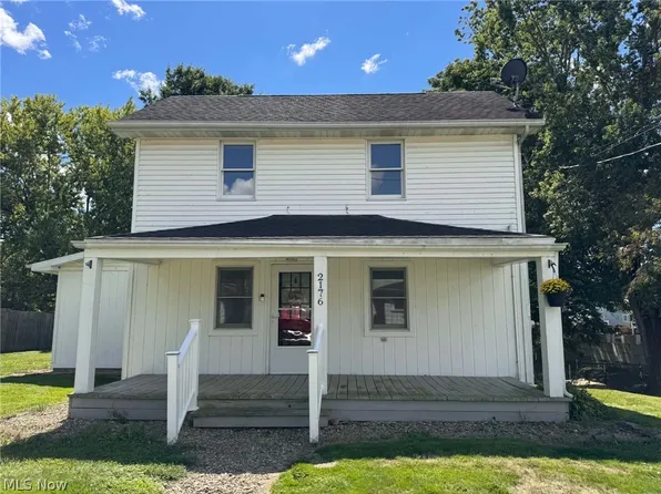 2176 Pine St SE, East Sparta, OH 44626