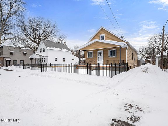 3rd image of 2108 Caledonia St