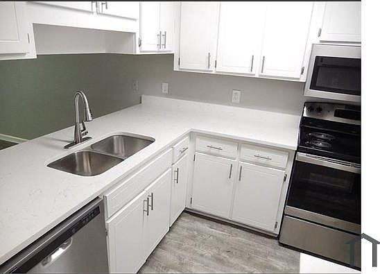 3rd image of 4881 Old Bainbridge Rd #1