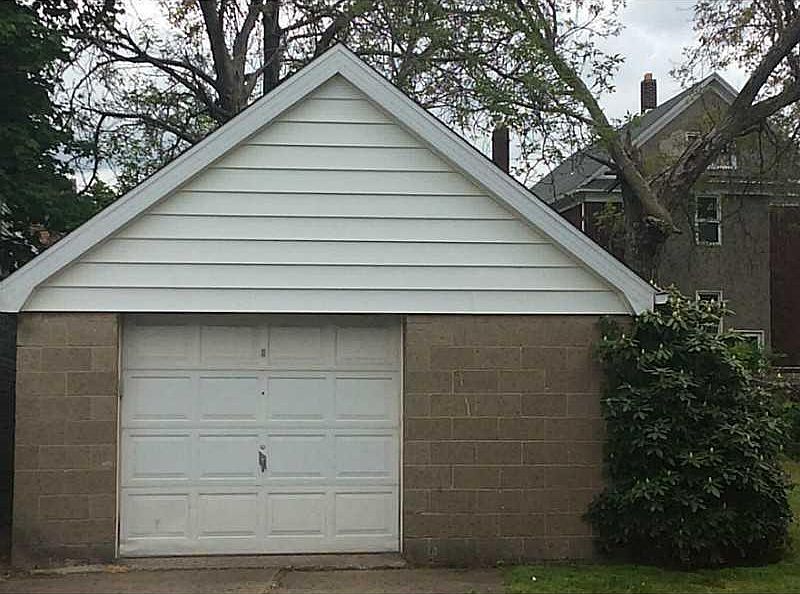 1st image of 1045 W 21st St