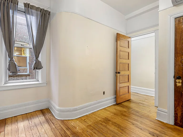 2408 Webster Ave #1N — Photo 8
