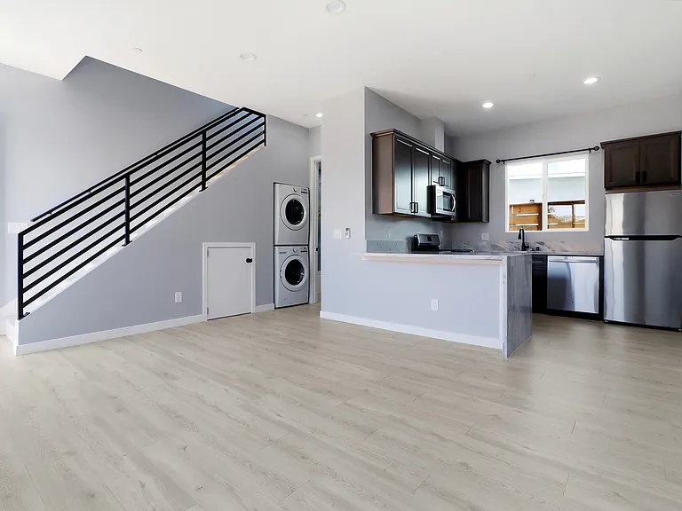 7132 E Hyatt St — Photo 3