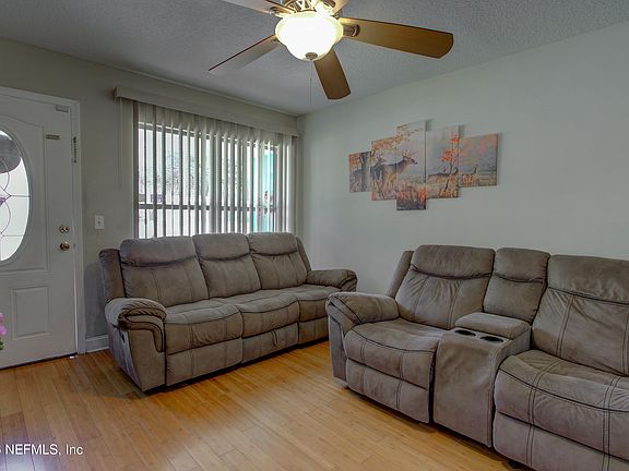 3rd image of 6232 SPRING FOREST Circle