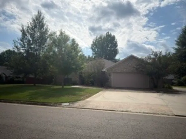 2307 W 5th St, Russellville, AR 72801