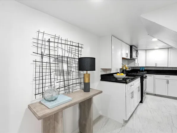 283 Griffith Street image 19 of 29