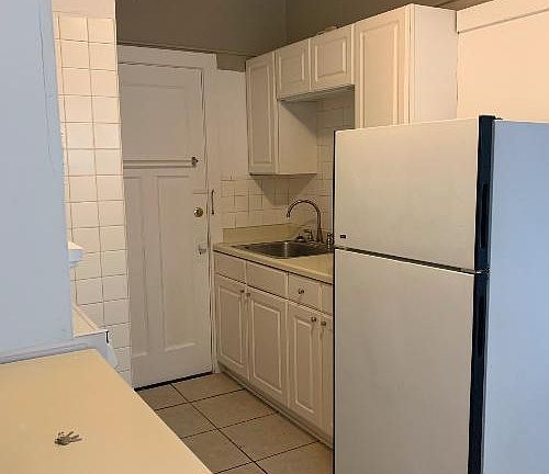 5th image of 5926 W Vliet St #2