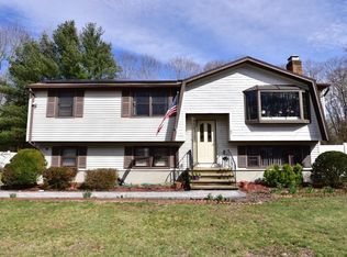 89 Acorn Dr, Randolph, MA 02368