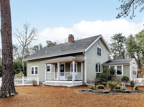 138 Whippoorwill Circle, Mashpee, MA 02649