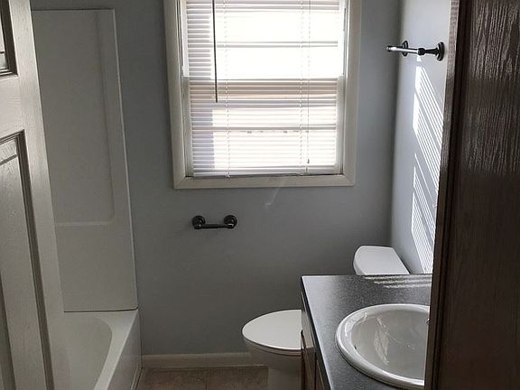 5th image of 1001 Walnut St