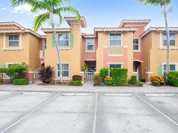806 SW 143rd Ter, Pembroke Pines, FL 33027