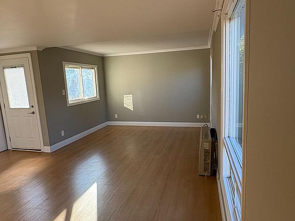 3rd image of 219 Southview Rd