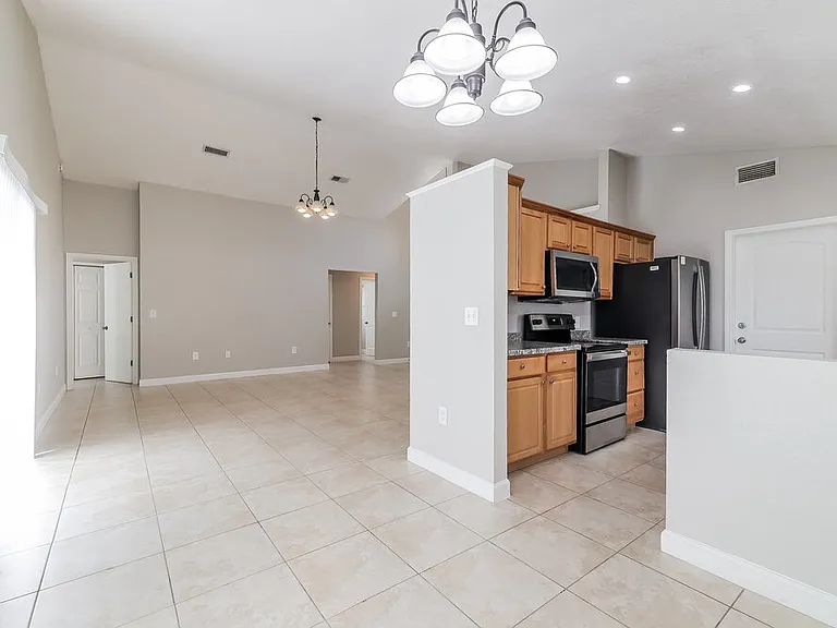 2120 Cuxham Ct — Photo 6