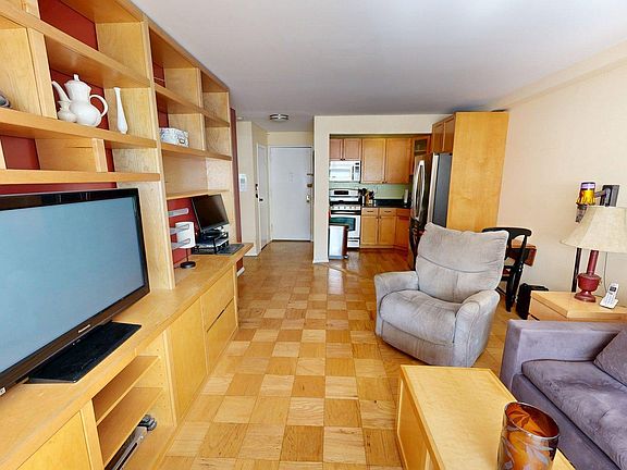 3rd image of 2261 Palmer Avenue #2N