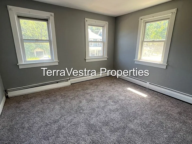 138 Denny Ave — Photo 9