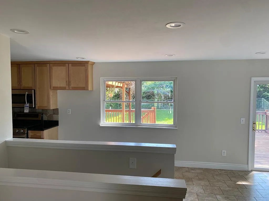 3 bed, 1176 sqft, $2,300 — Photo 4