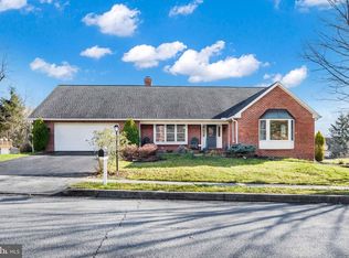 2448 E Bayberry Dr, Harrisburg, PA 17112