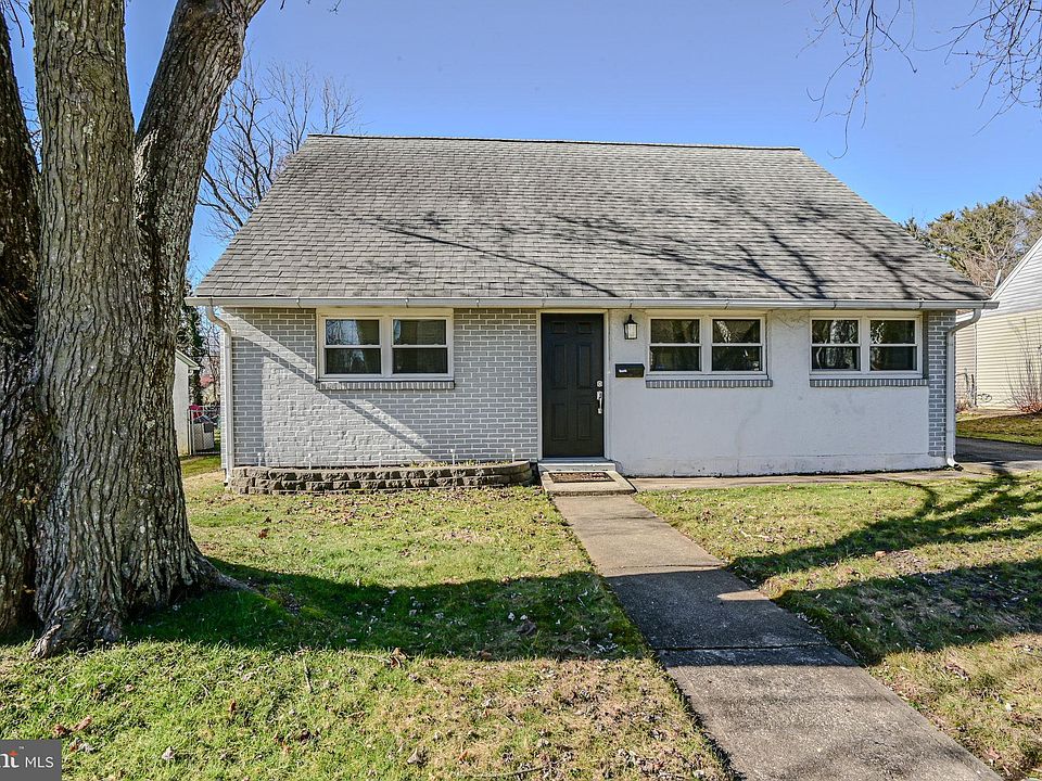 1st image of 1013 E Willow Run Dr