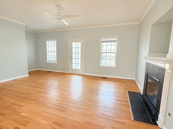 4th image of 307 Laurel Hill Ln